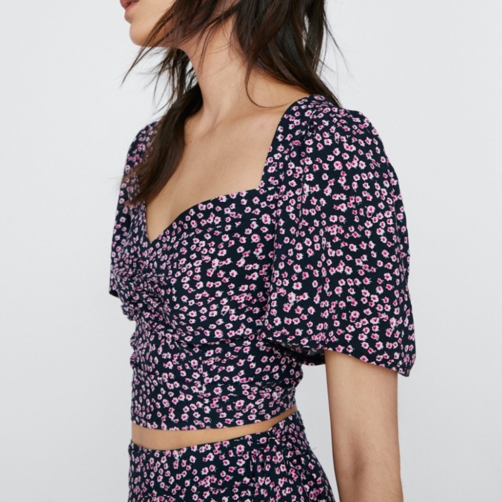 Floral Puff Sleeve Crop Top